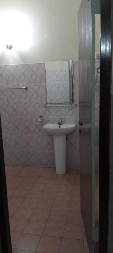 מלון אנוראדפורה Milano Tourist Rest מראה חיצוני תמונה
